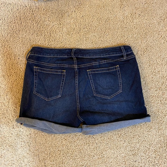 Torrid Dark Denim Roll Hem Jean Shorts - Picture 4 of 5